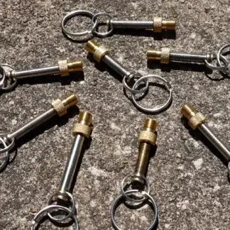 Porte-clés avec adaptateur de valve Presta à Schrader - Porte-clés valve upcyclée
