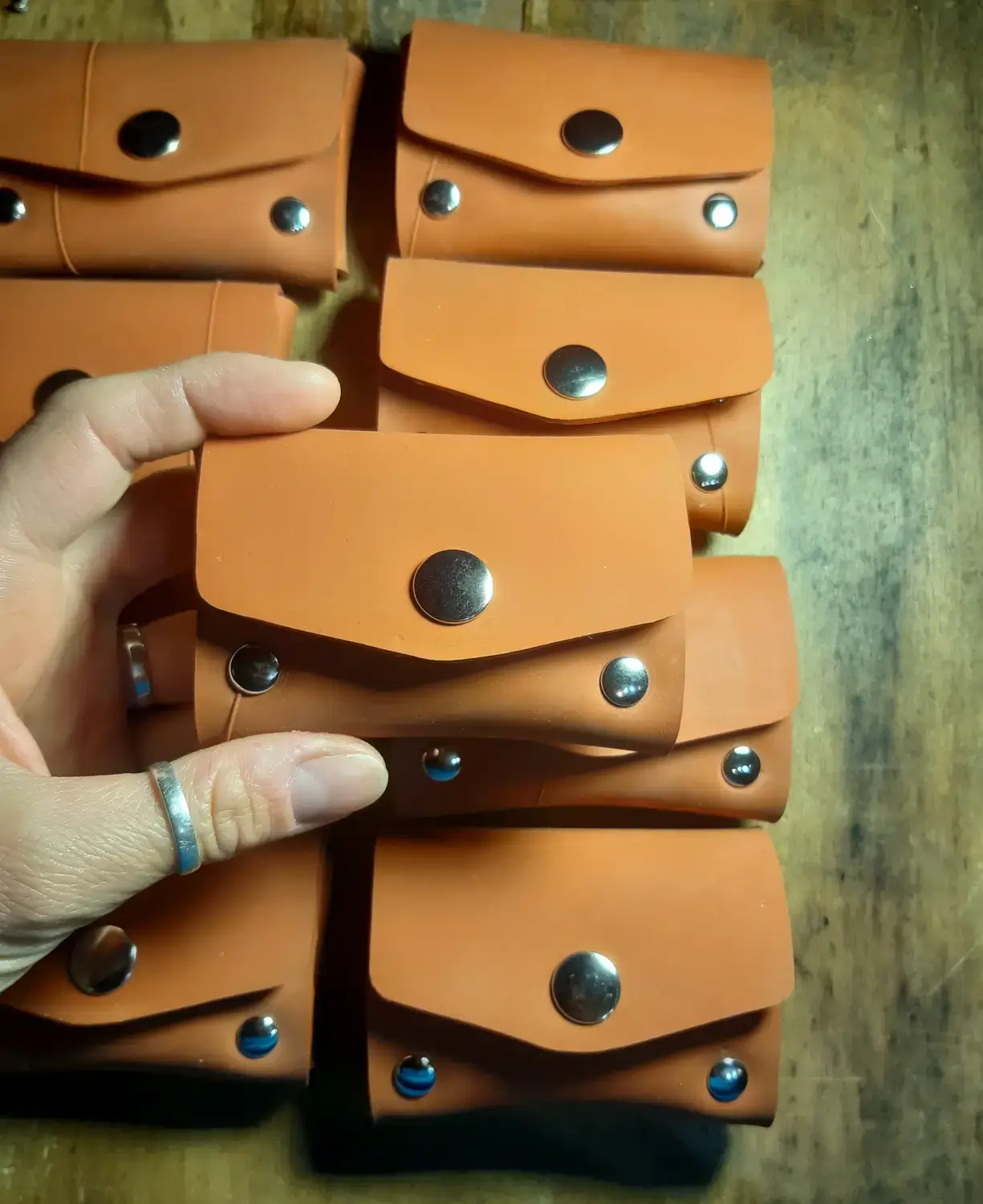 👛 Porte-monnaie en chambre à air de tracteur 🚜 Porte-monnaie en chambre à air de tracteur rouge