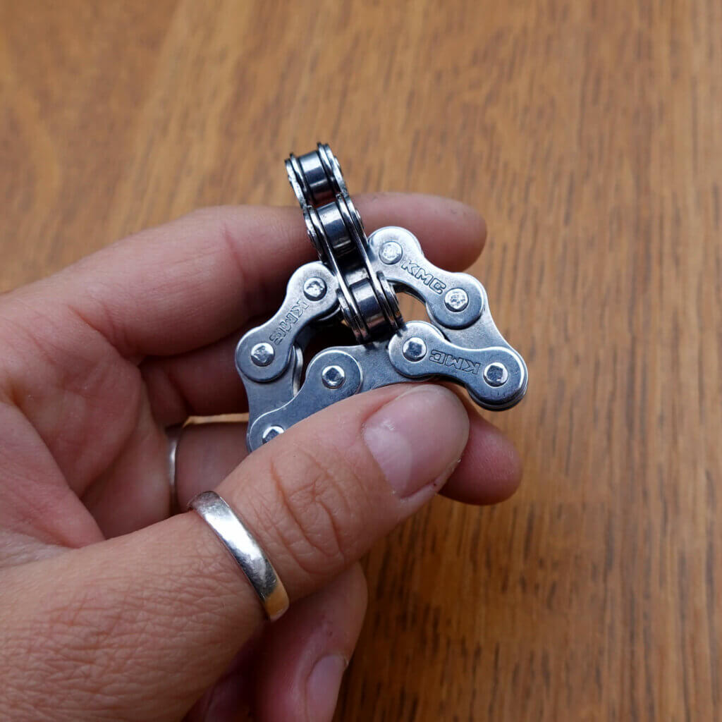 Nouveau fidget toy ! Fidget toy anti-stress en chaîne de vélo upcyclées - cercles imbriqués