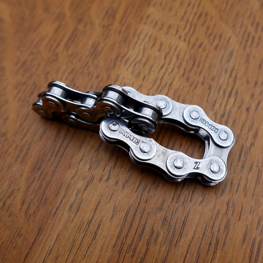 Nouveau fidget toy ! Fidget toy anti-stress en chaîne de vélo upcyclées - cercles imbriqués