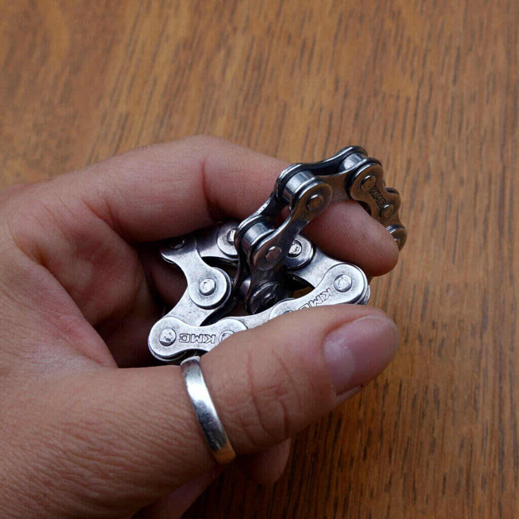 Nouveau fidget toy ! Fidget toy anti-stress en chaîne de vélo upcyclées - cercles imbriqués
