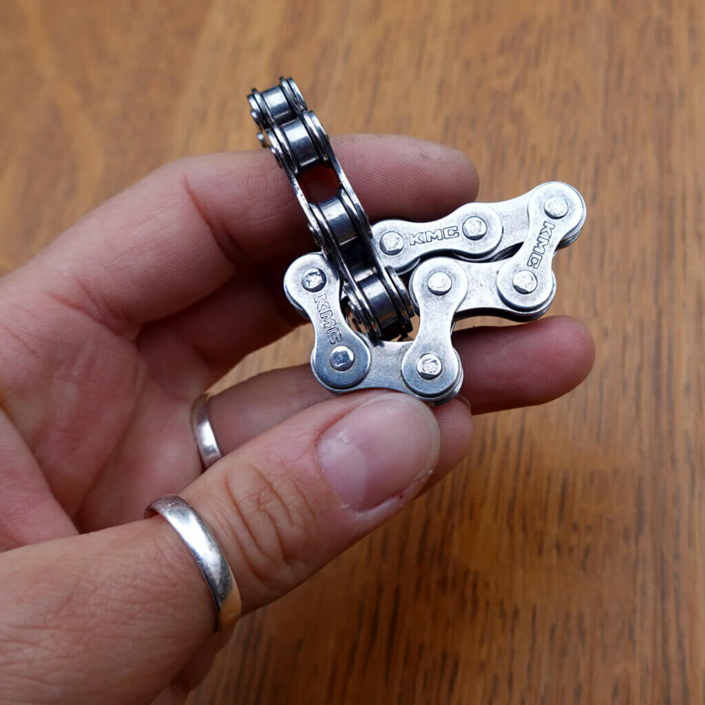 Nouveau fidget toy ! Fidget toy anti-stress en chaîne de vélo upcyclées - cercles imbriqués