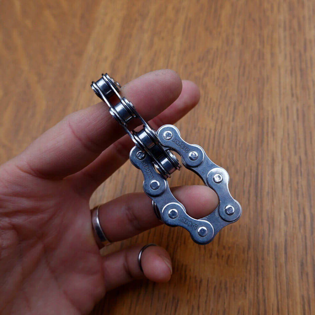 Nouveau fidget toy ! Fidget toy anti-stress en chaîne de vélo upcyclées - cercles imbriqués
