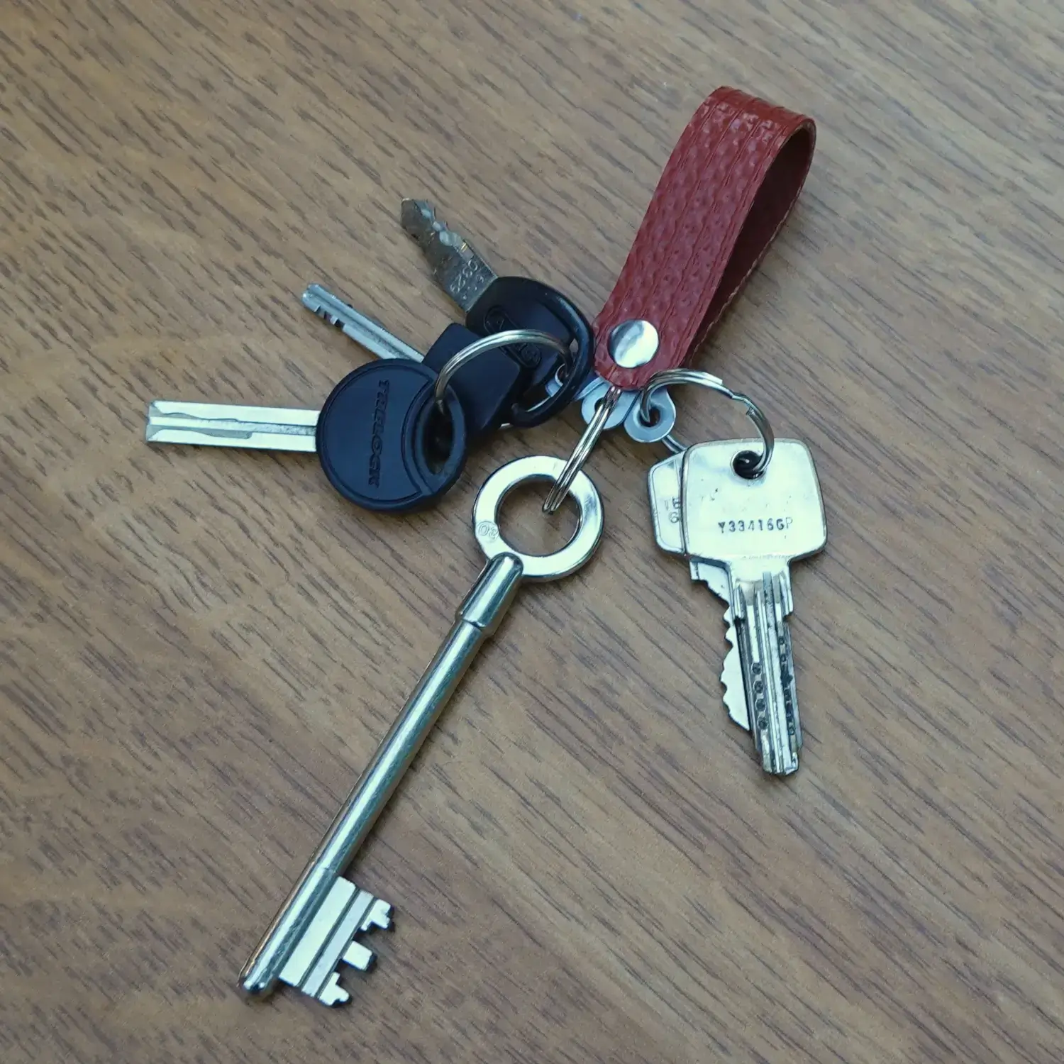 Porte-clés séparateur de trousseaux - en tuyau de lance à incendie upcyclé Porte-clés séparateur de trousseaux en tuyau de lance à incendie upcyclé