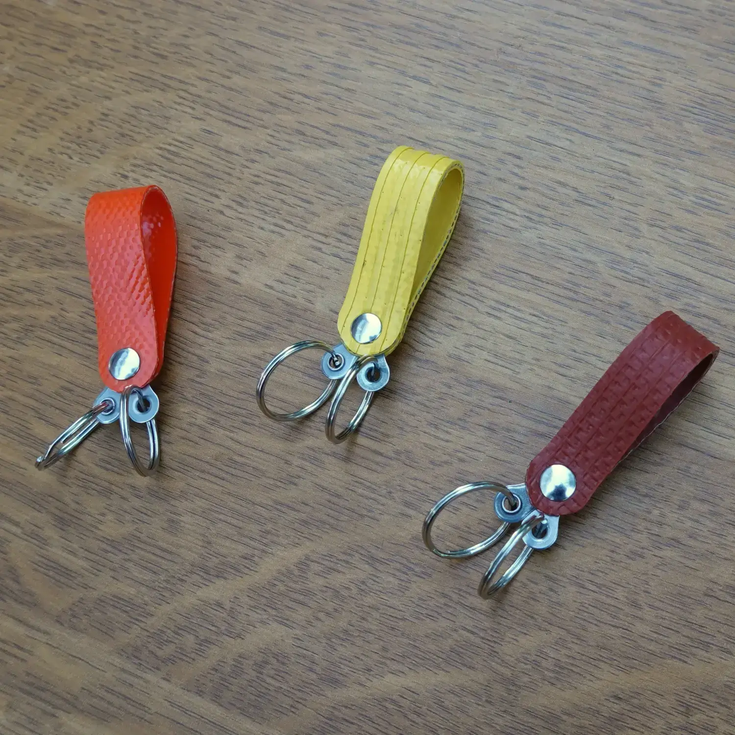 Porte-clés séparateur de trousseaux - en tuyau de lance à incendie upcyclé Porte-clés séparateur de trousseaux en tuyau de lance à incendie upcyclé
