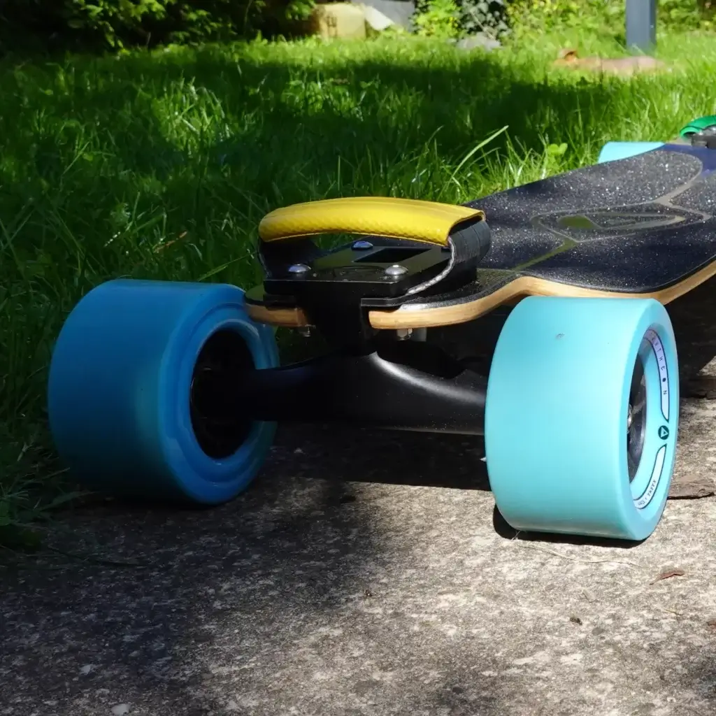 Un accessoire pour skateur·se : poignée de portage pour longboard 🛹 2 Poignée longboard