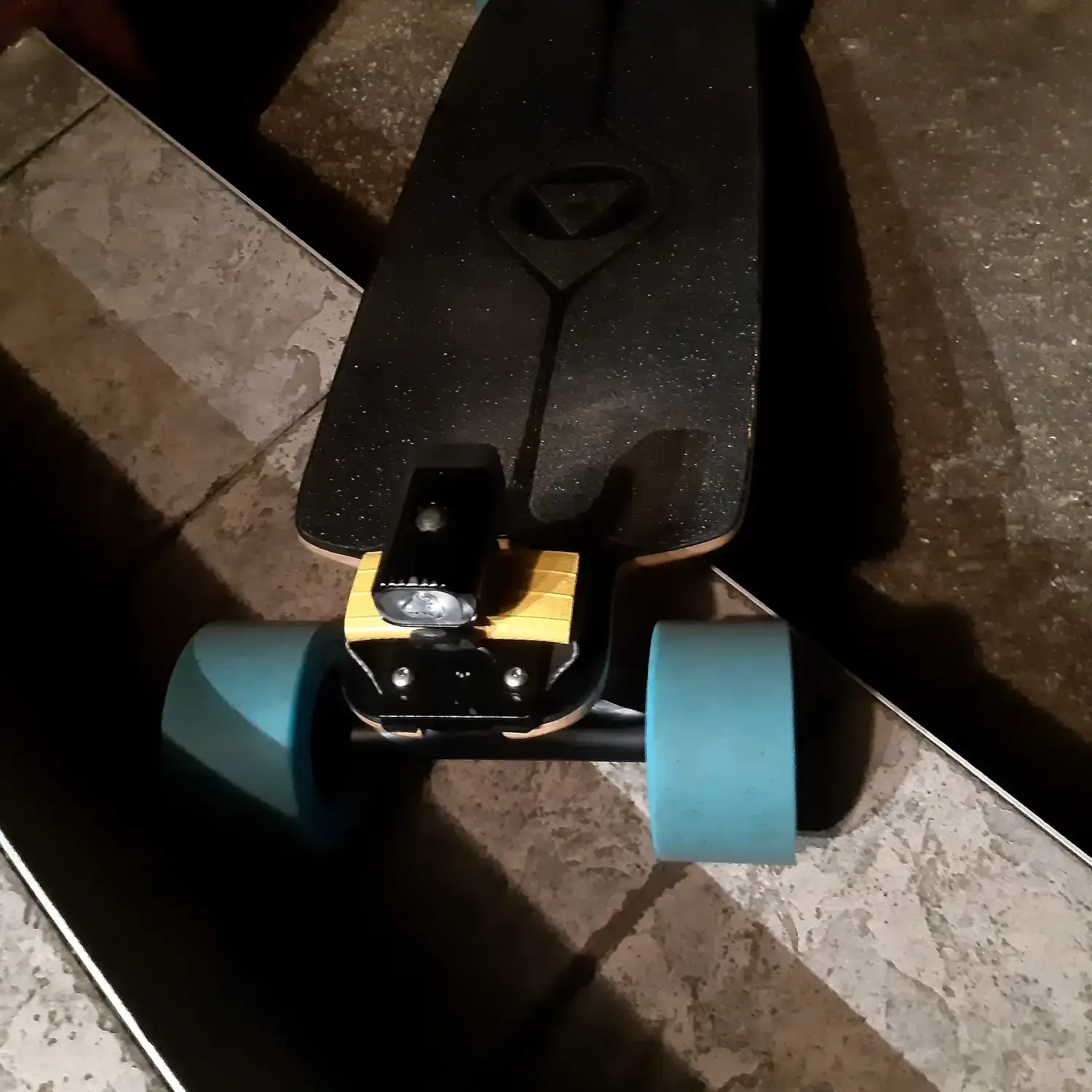🛹 Poignée pour Longboard / LDP en tuyaux de lances à incendie - Upcyclée, Solide et Confortable Fixation lampe skateboard / longboard