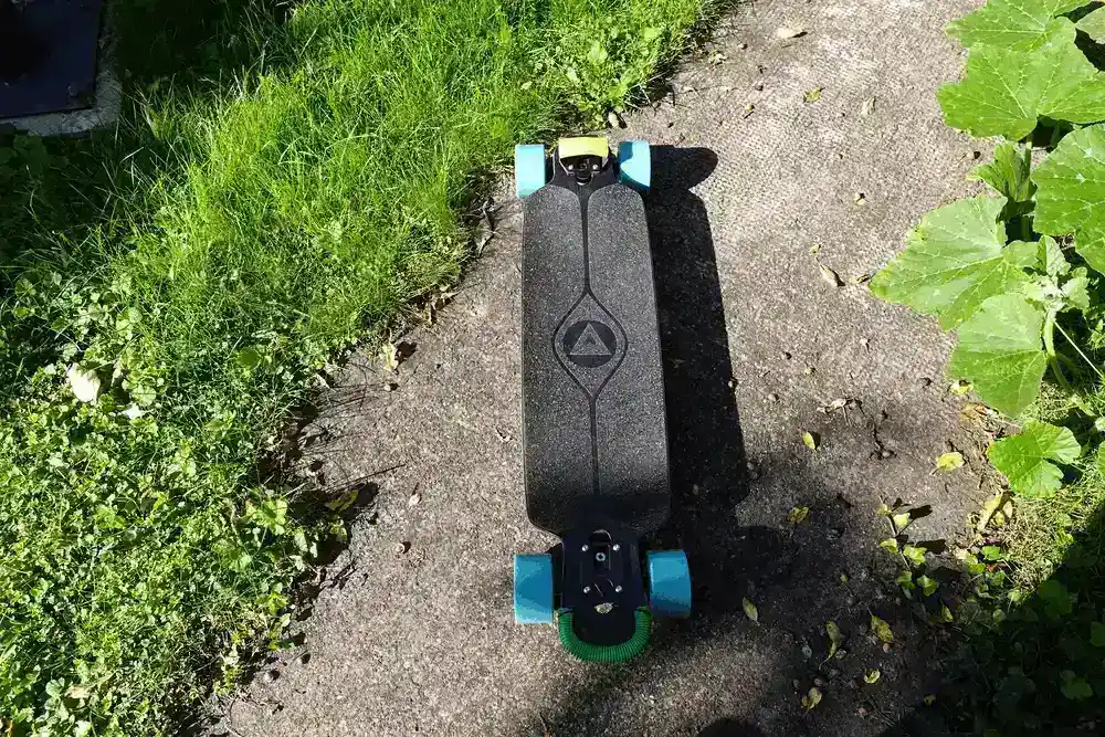 🛹 Poignée pour Longboard / LDP en tuyaux de lances à incendie - Upcyclée, Solide et Confortable Poignée pour longboard