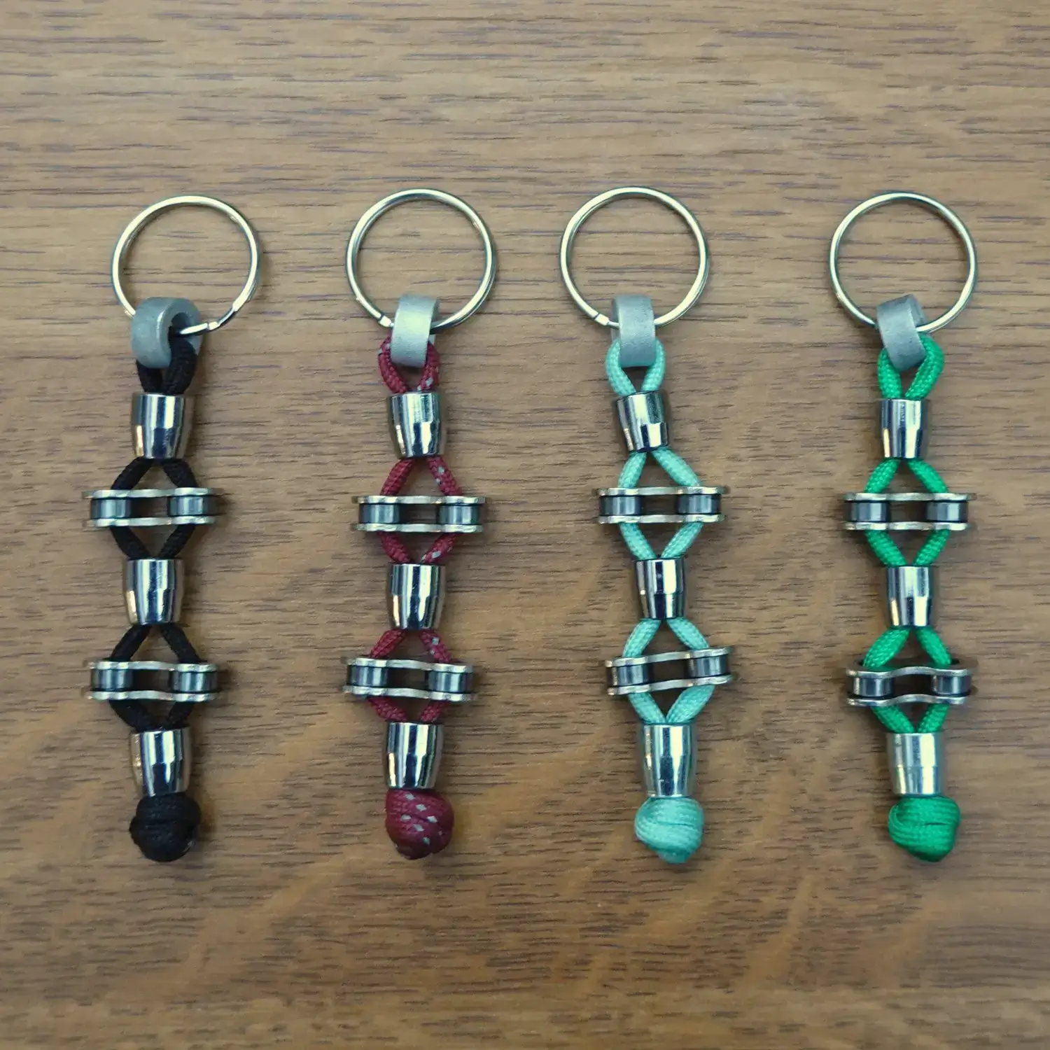 đČ Porte-clĂ©s en paracorde, chaĂźne de vĂ©lo et Ă©crous de frein â UpcyclĂ©, solide et unique Porte-clĂ©s en chaine de vĂ©lo, paracorde et Ă©crous de patins de frein upcyclĂ©s