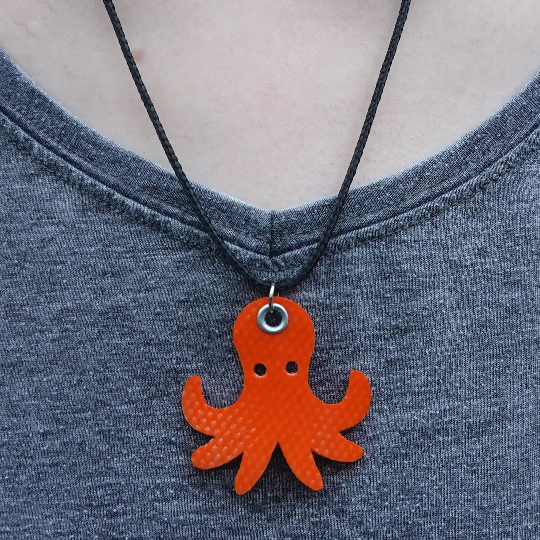 đ Pendentif poulpe en lance Ă incendie avec collier rĂ©glable en PET recyclĂ© â»ïž â UpcyclĂ© & fait main 14 Collier poulpe en lance Ă incendie upcyclĂ©e