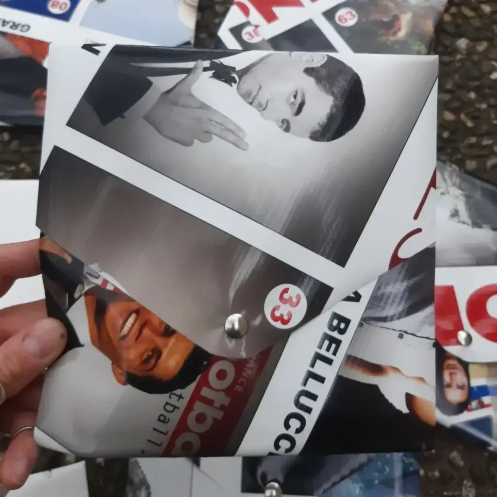 Pochettes cadeau rĂ©utilisables ! đ 4 Pochette cadeau rĂ©utilisable en bĂąche publicitaire upcyclĂ©e