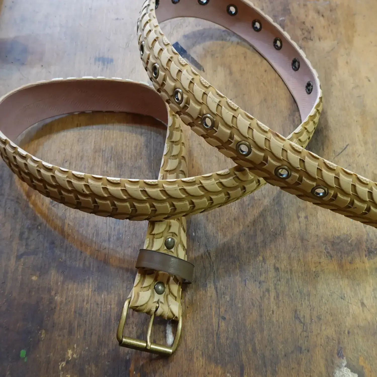 🚲 Ceinture large en pneu de vélo beige personnalisable - pneu au choix Ceinture en pneu de vélo beige - Ceinture vegan - ceinture recyclée