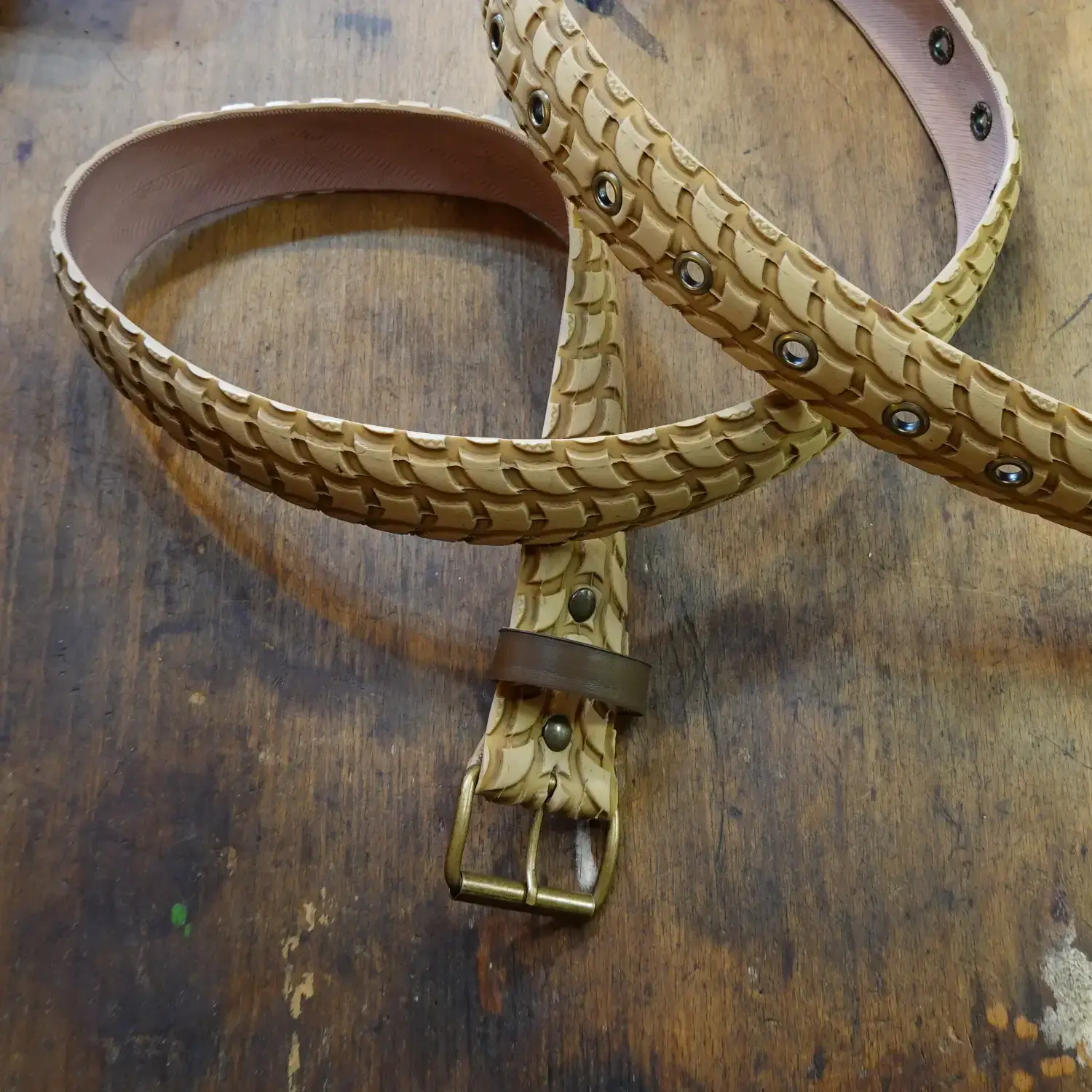 🚲 Ceinture large en pneu de vélo beige personnalisable - pneu au choix Ceinture en pneu de vélo beige - Ceinture vegan - ceinture recyclée