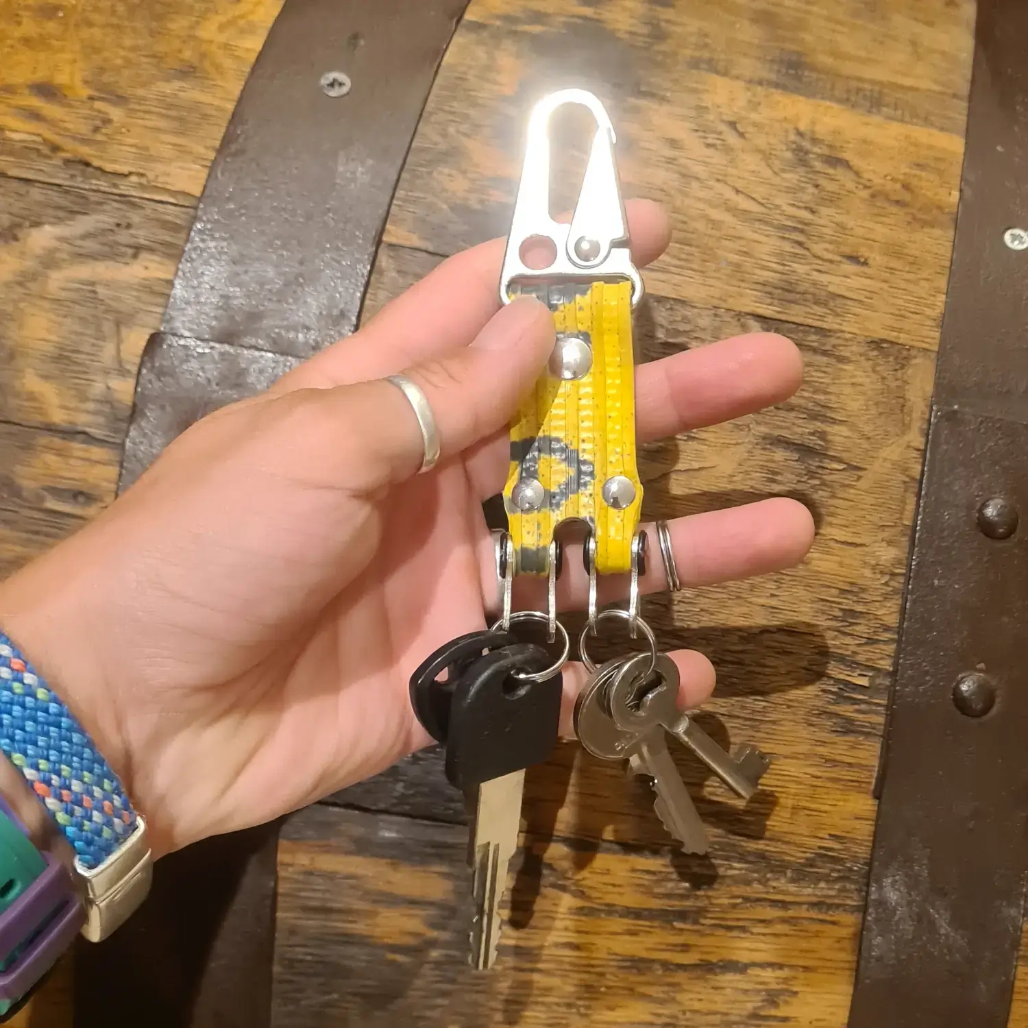 đ Porte-clĂ©s double en lance Ă incendie jaune et chaĂźne de vĂ©lo upcyclĂ©es Porte-clĂ©s en tuyau de pompier - porte-clĂ©s double tenu en main, porte-clĂ©s sĂ©parateur de trousseaux