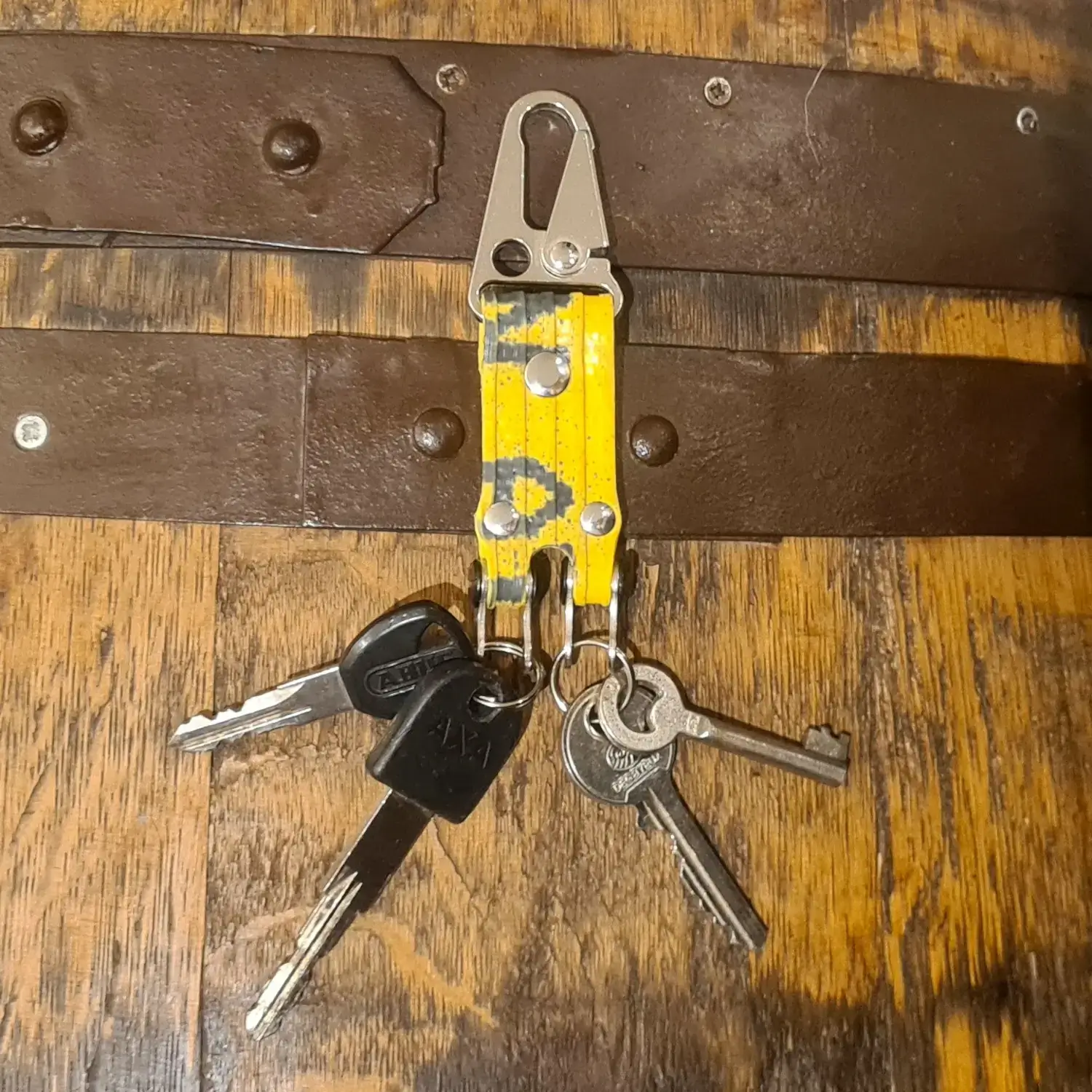 đ Porte-clĂ©s double en lance Ă incendie jaune et chaĂźne de vĂ©lo upcyclĂ©es Porte-clĂ©s en tuyau de pompier - porte-clĂ©s double pour sĂ©parer les trousseaux