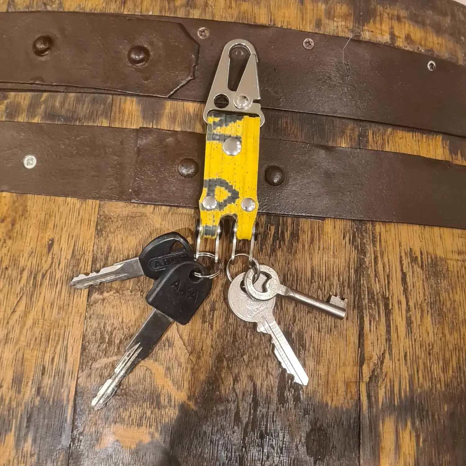 đ Porte-clĂ©s double en lance Ă incendie jaune et chaĂźne de vĂ©lo upcyclĂ©es Porte-clĂ©s en tuyau de pompier - porte-clĂ©s double pour sĂ©parer les trousseaux