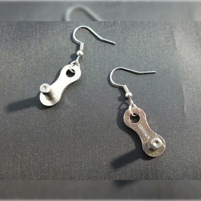 Boucles d'oreilles en plaque de chaîne de vélo upcyclée