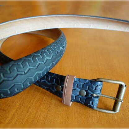 Ceinture en pneu de vélo upcyclé