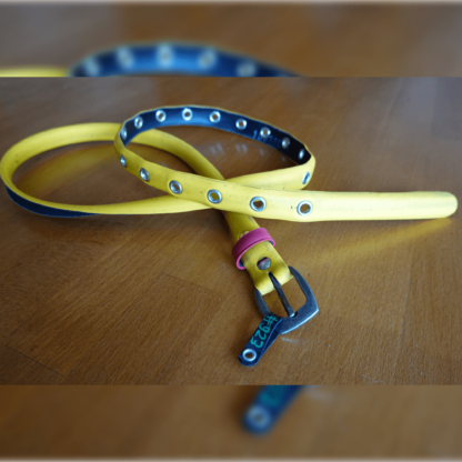 Ceinture en pneu de vélo upcyclé - jaune et rouge