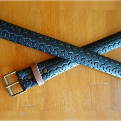 Ceinture en pneu de vélo upcyclé