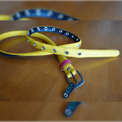 Ceinture en pneu de vélo upcyclé - jaune et rouge