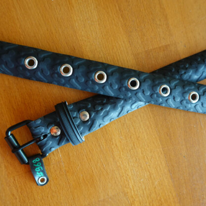 Ceinture noire en pneu de vélo upcyclé - Re-Cycle-On