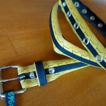 Ceinture jaune et noire en pneu de vélo upcyclé - Re-Cycle-On