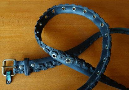 Ceinture noire en pneu de vélo upcyclé - Re-Cycle-On