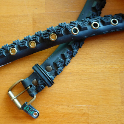 Ceinture noire en pneu de vélo upcyclé - Re-Cycle-On