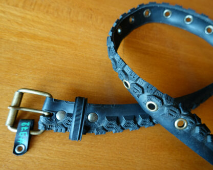 Ceinture noire en pneu de vélo upcyclé - Re-Cycle-On