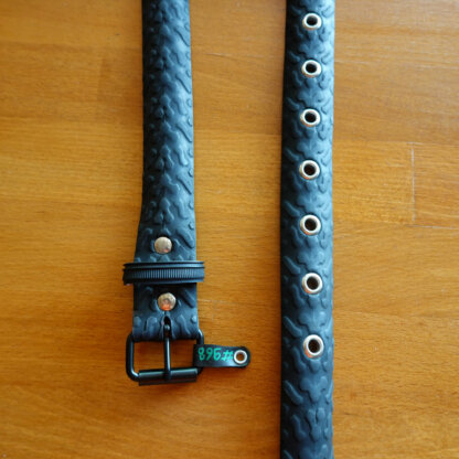 Ceinture noire en pneu de vélo upcyclé - Re-Cycle-On