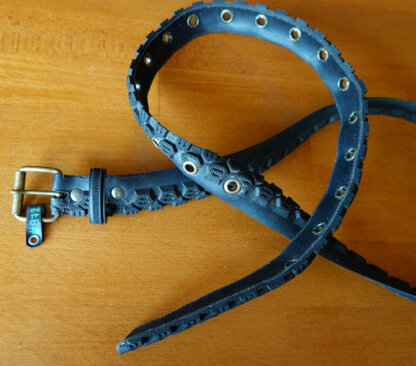 Ceinture noire en pneu de vélo upcyclé - Re-Cycle-On