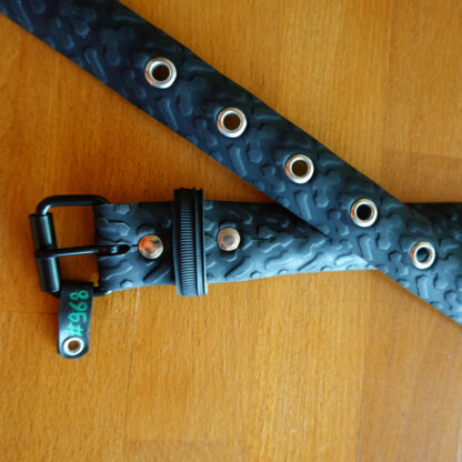 Ceinture noire en pneu de vélo upcyclé - Re-Cycle-On