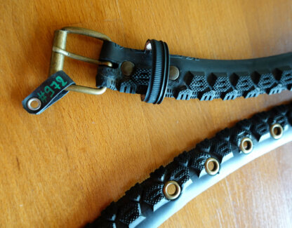 Ceinture noire en pneu de vélo upcyclé - Re-Cycle-On