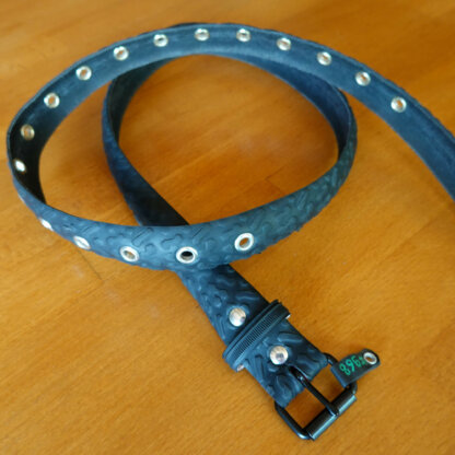 Ceinture noire en pneu de vélo upcyclé - Re-Cycle-On