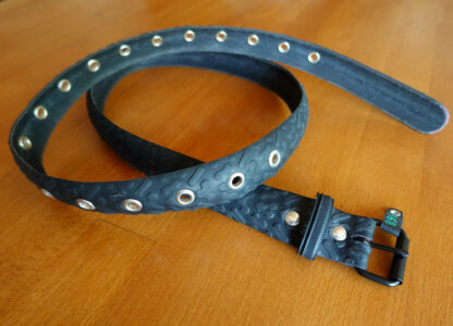 Ceinture noire en pneu de vélo upcyclé - Re-Cycle-On