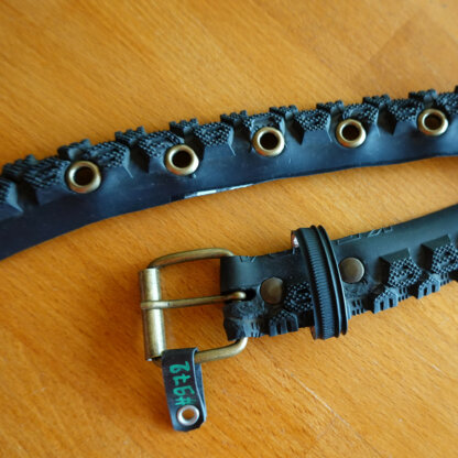 Ceinture noire en pneu de vélo upcyclé - Re-Cycle-On