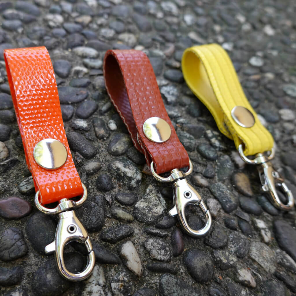 Porte-clés de ceinture en tuyau de pompier upcyclé - fermeture magnétique