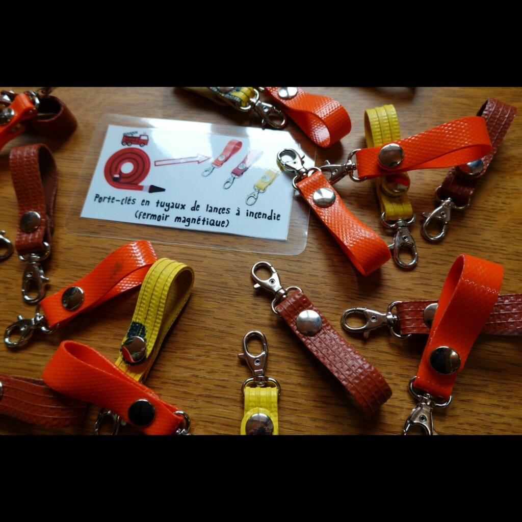 Porte-clés en tuyaux de pompier - Fermoir magnétique
