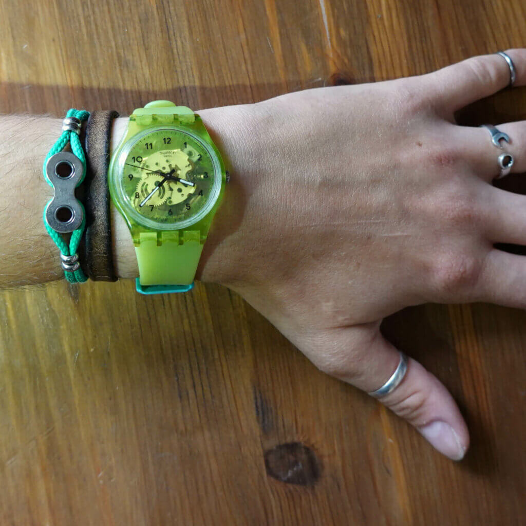 Bracelet en paracorde verte et maillon de chaîne de vélo