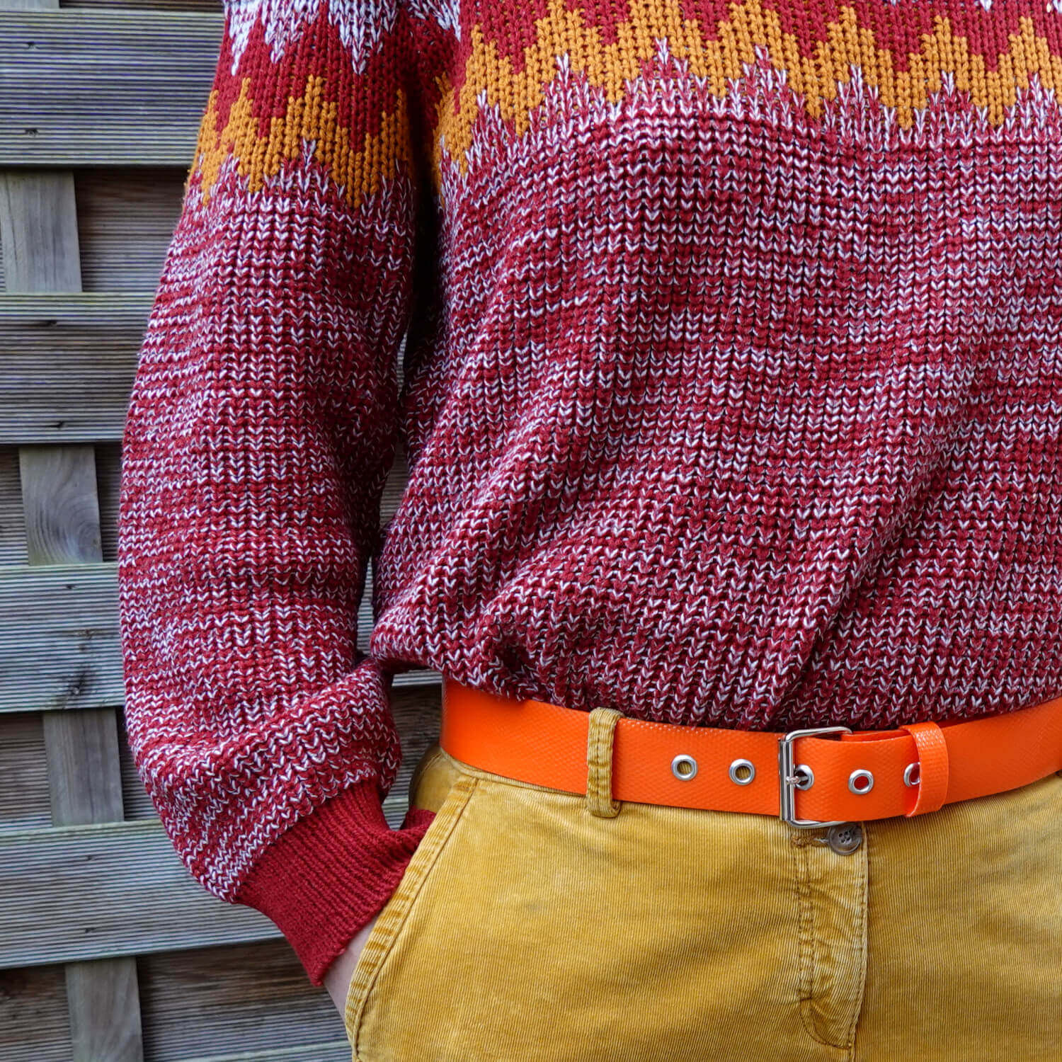 Ceinture orange en lance à incendie upcyclée