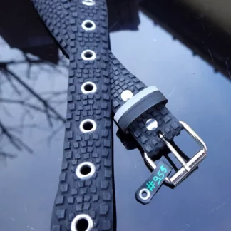 Ceinture noire en pneu de vélo upcyclé