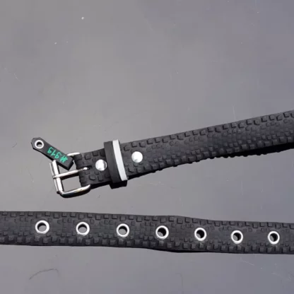 Ceinture noire en pneu de vélo upcyclé