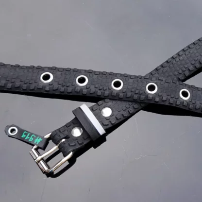 Ceinture noire en pneu de vélo upcyclé