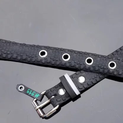 Ceinture noire en pneu de vélo upcyclé