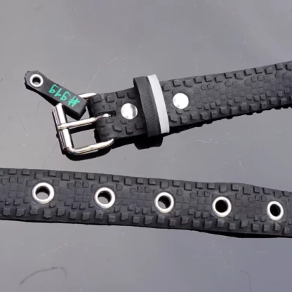 Ceinture noire en pneu de vélo upcyclé