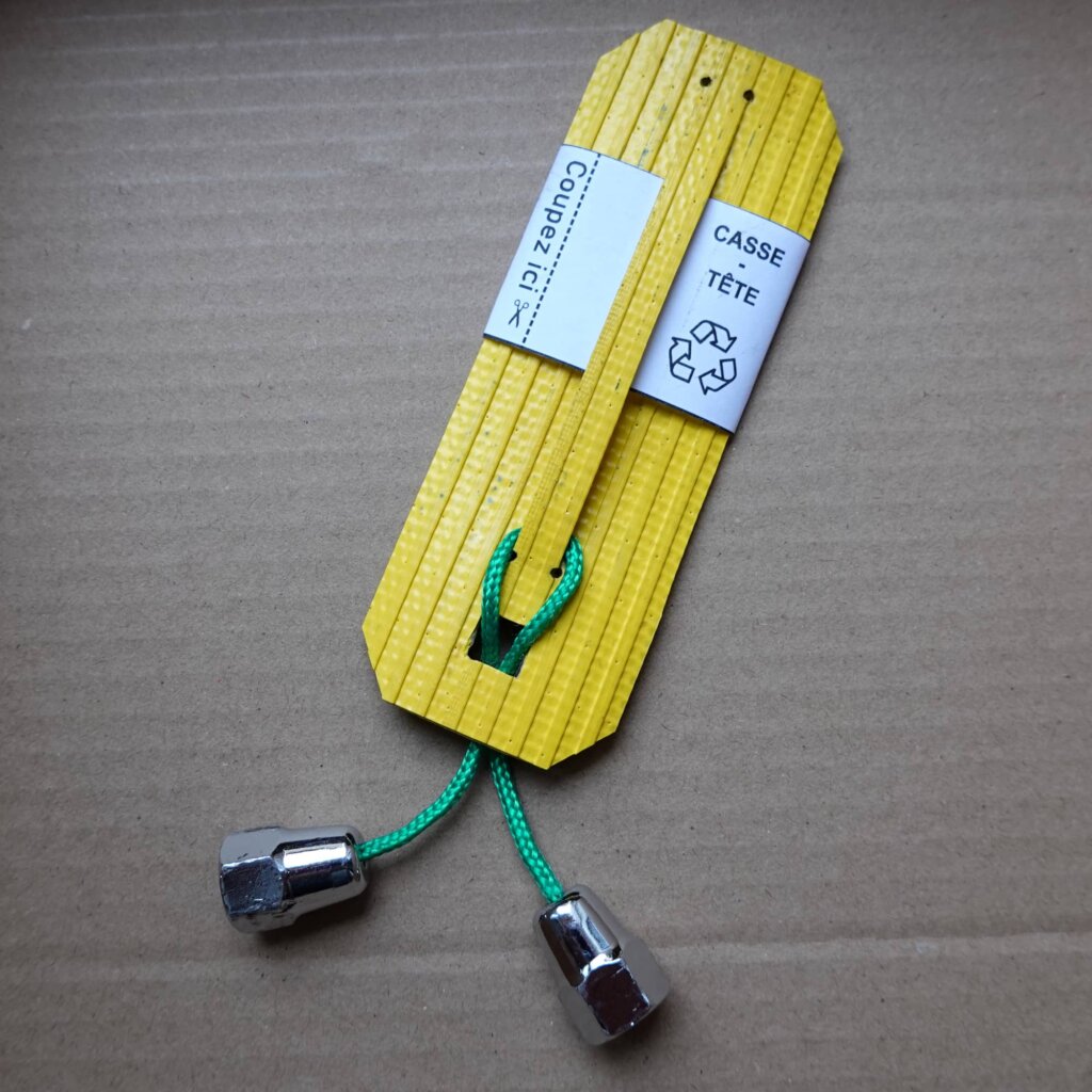 Casse-tête en lance à incendie réformée, paracorde et écrous de roues de vélo upcyclés