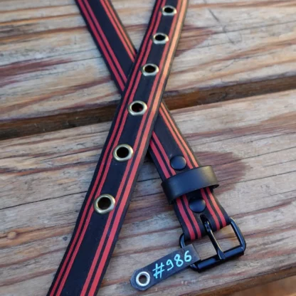 Ceinture noire et rouge en pneu de vélo upcyclé