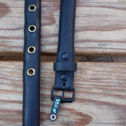 Ceinture noire en pneu de vélo upcyclé