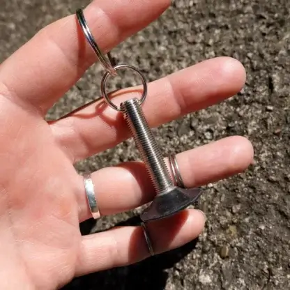 Porte-clés valve de chambre à air de vélo upcyclée - cadeau cycliste